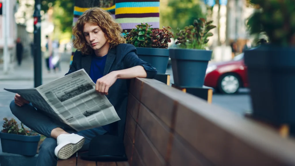 above the fold, hajtás feletti rész